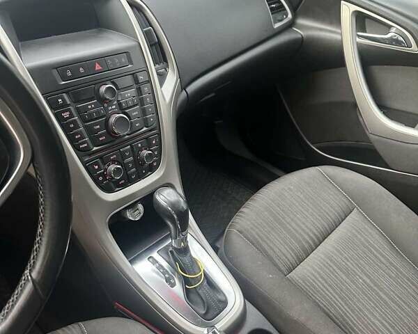 Серый Опель Астра, объемом двигателя 1.6 л и пробегом 225 тыс. км за 6800 $, фото 4 на Automoto.ua