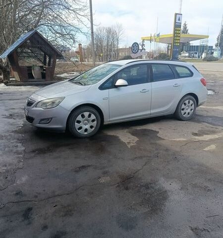 Серый Опель Астра, объемом двигателя 1.7 л и пробегом 212 тыс. км за 4999 $, фото 1 на Automoto.ua