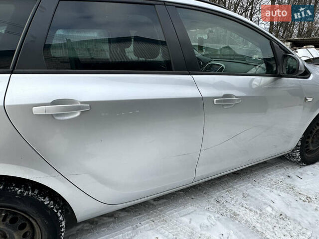 Серый Опель Астра, объемом двигателя 1.69 л и пробегом 249 тыс. км за 3350 $, фото 8 на Automoto.ua