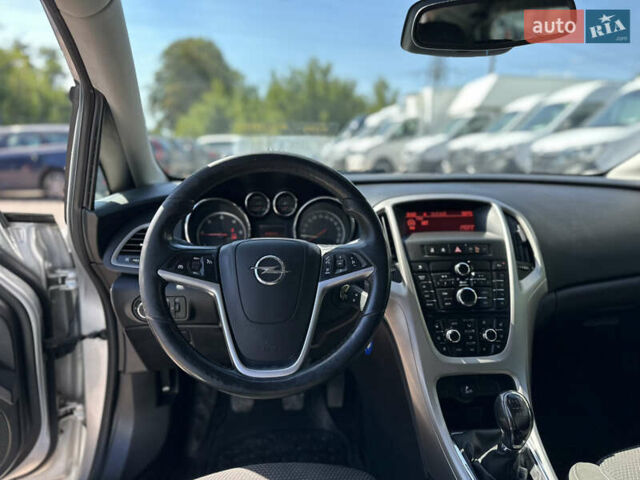 Серый Опель Астра, объемом двигателя 1.7 л и пробегом 183 тыс. км за 7950 $, фото 21 на Automoto.ua