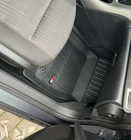 Серый Опель Астра, объемом двигателя 1.7 л и пробегом 319 тыс. км за 6400 $, фото 33 на Automoto.ua