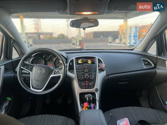 Серый Опель Астра, объемом двигателя 1.69 л и пробегом 330 тыс. км за 6300 $, фото 6 на Automoto.ua