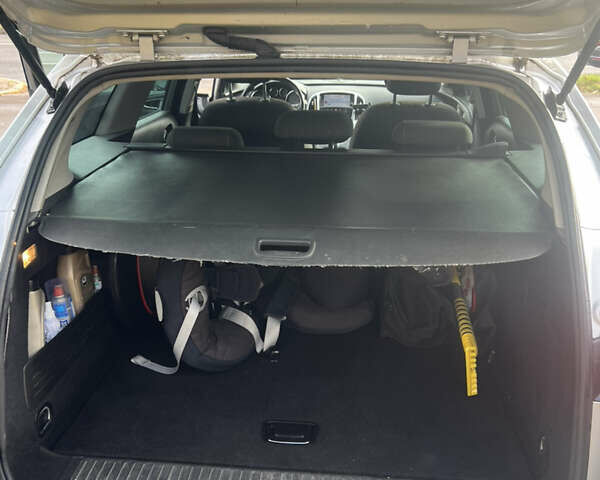 Серый Опель Астра, объемом двигателя 1.96 л и пробегом 243 тыс. км за 7900 $, фото 13 на Automoto.ua