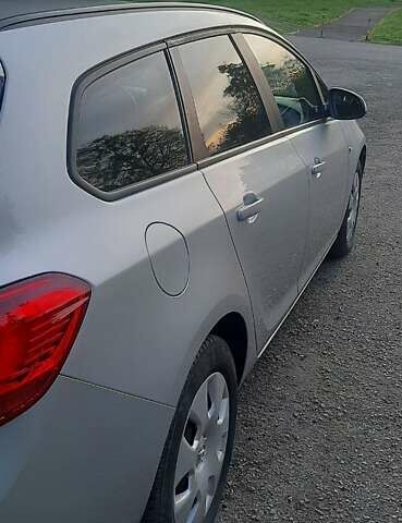 Серый Опель Астра, объемом двигателя 1.7 л и пробегом 248 тыс. км за 6950 $, фото 17 на Automoto.ua