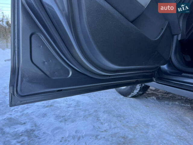 Серый Опель Астра, объемом двигателя 1.7 л и пробегом 254 тыс. км за 6900 $, фото 61 на Automoto.ua