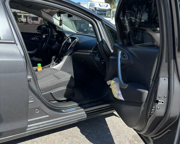 Серый Опель Астра, объемом двигателя 1.69 л и пробегом 208 тыс. км за 7500 $, фото 13 на Automoto.ua