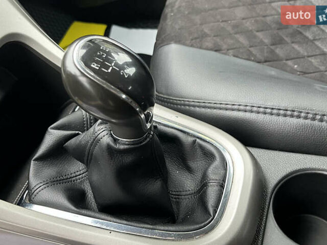 Серый Опель Астра, объемом двигателя 1.25 л и пробегом 238 тыс. км за 5499 $, фото 12 на Automoto.ua