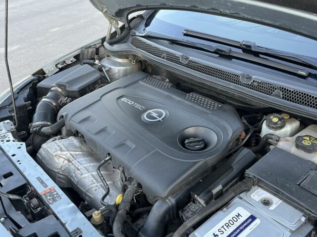 Опель Астра 2011 в Ровно на Automoto.ua Серый Опель Астра, объемом двигателя 2 л и пробегом 260 тыс. км за 5799 $, фото 5 на Automoto.ua