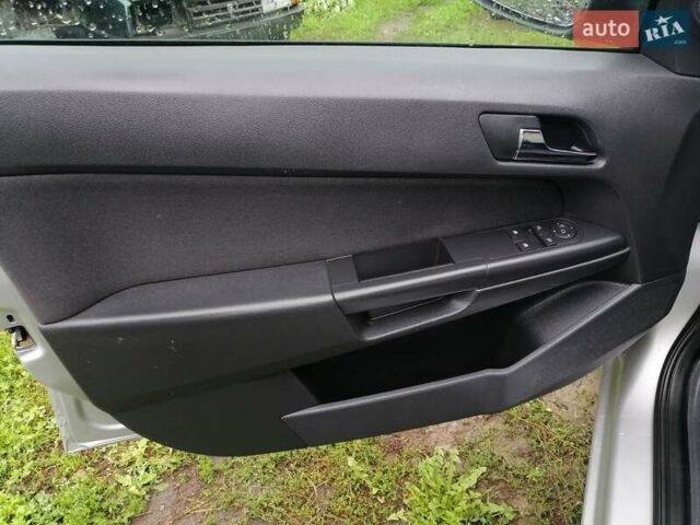 Опель Астра 2011 в Бердичеве на Automoto.ua Серый Опель Астра, объемом двигателя 1.6 л и пробегом 192 тыс. км за 6350 $, фото 11 на Automoto.ua