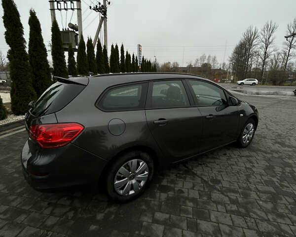 Серый Опель Астра, объемом двигателя 1.69 л и пробегом 261 тыс. км за 6300 $, фото 6 на Automoto.ua