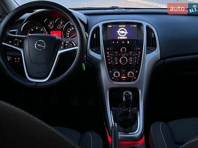 Сірий Опель Астра, об'ємом двигуна 1.7 л та пробігом 244 тис. км за 7000 $, фото 8 на Automoto.ua