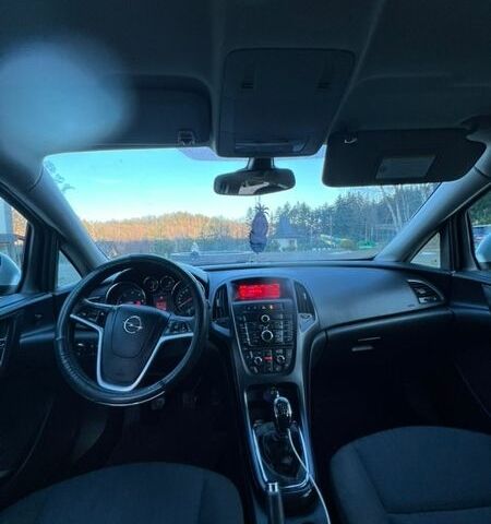 Серый Опель Астра, объемом двигателя 1.7 л и пробегом 262 тыс. км за 6400 $, фото 23 на Automoto.ua