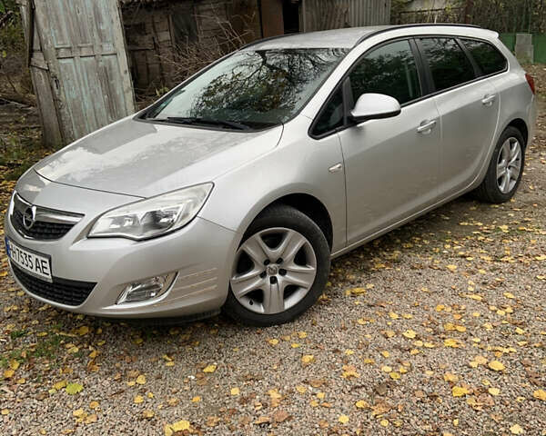 Серый Опель Астра, объемом двигателя 1.69 л и пробегом 230 тыс. км за 7600 $, фото 5 на Automoto.ua