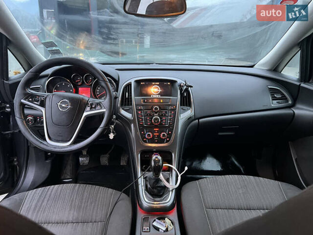 Серый Опель Астра, объемом двигателя 1.7 л и пробегом 287 тыс. км за 6500 $, фото 10 на Automoto.ua
