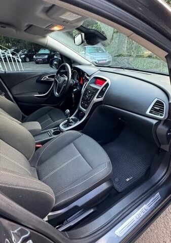 Серый Опель Астра, объемом двигателя 1.7 л и пробегом 230 тыс. км за 6900 $, фото 22 на Automoto.ua