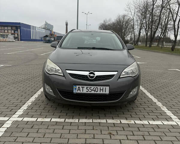 Серый Опель Астра, объемом двигателя 1.69 л и пробегом 315 тыс. км за 6300 $, фото 3 на Automoto.ua