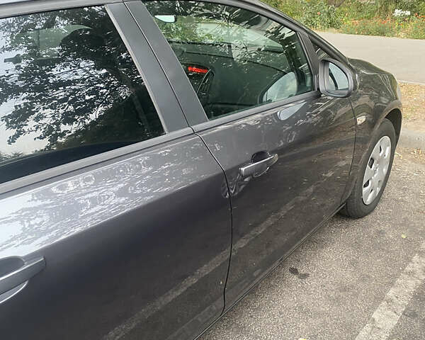 Серый Опель Астра, объемом двигателя 1.6 л и пробегом 140 тыс. км за 8400 $, фото 9 на Automoto.ua