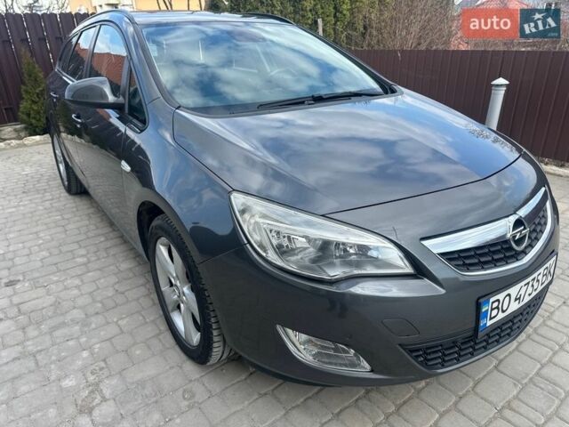 Серый Опель Астра, объемом двигателя 1.69 л и пробегом 248 тыс. км за 6950 $, фото 1 на Automoto.ua