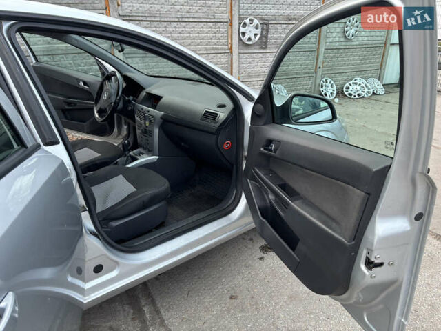 Сірий Опель Астра, об'ємом двигуна 1.6 л та пробігом 232 тис. км за 5400 $, фото 14 на Automoto.ua