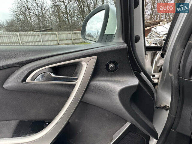 Серый Опель Астра, объемом двигателя 1.69 л и пробегом 249 тыс. км за 3350 $, фото 15 на Automoto.ua