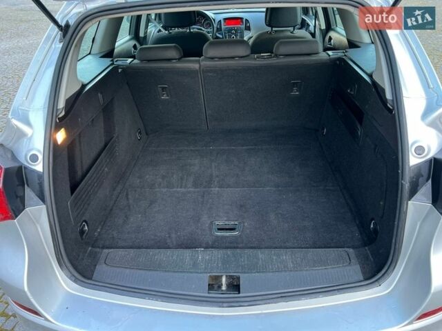 Серый Опель Астра, объемом двигателя 1.7 л и пробегом 262 тыс. км за 6400 $, фото 22 на Automoto.ua