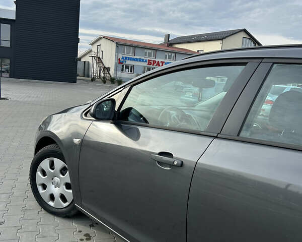 Серый Опель Астра, объемом двигателя 1.3 л и пробегом 278 тыс. км за 5800 $, фото 8 на Automoto.ua