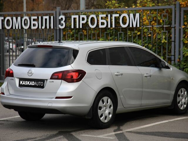 Серый Опель Астра, объемом двигателя 1.7 л и пробегом 233 тыс. км за 7800 $, фото 5 на Automoto.ua