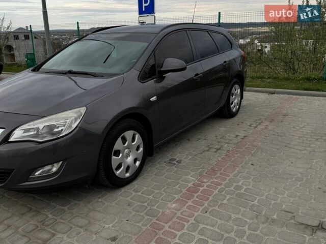 Серый Опель Астра, объемом двигателя 1.7 л и пробегом 250 тыс. км за 6500 $, фото 2 на Automoto.ua