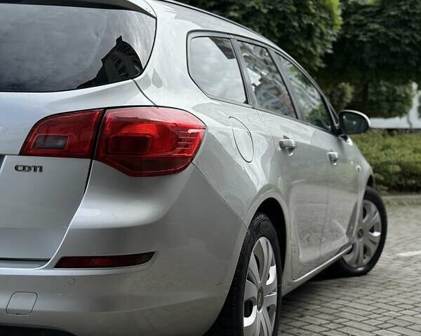 Серый Опель Астра, объемом двигателя 2 л и пробегом 281 тыс. км за 7600 $, фото 6 на Automoto.ua