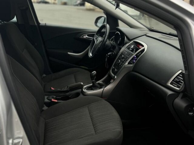 Серый Опель Астра, объемом двигателя 1.7 л и пробегом 70 тыс. км за 6000 $, фото 10 на Automoto.ua