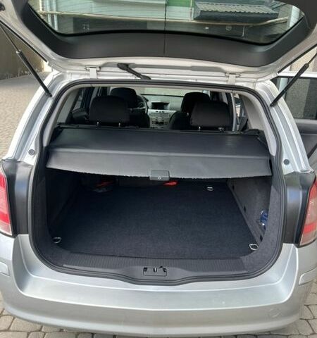 Серый Опель Астра, объемом двигателя 1.7 л и пробегом 236 тыс. км за 6100 $, фото 17 на Automoto.ua