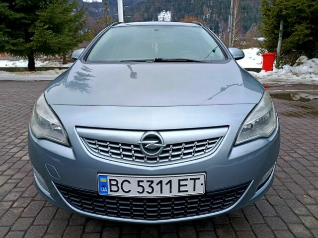 Серый Опель Астра, объемом двигателя 1.7 л и пробегом 263 тыс. км за 5600 $, фото 7 на Automoto.ua