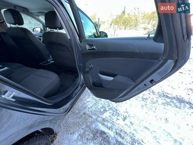 Серый Опель Астра, объемом двигателя 1.7 л и пробегом 254 тыс. км за 6900 $, фото 58 на Automoto.ua