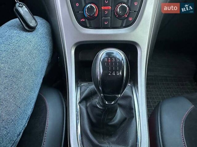 Серый Опель Астра, объемом двигателя 1.7 л и пробегом 228 тыс. км за 7000 $, фото 15 на Automoto.ua