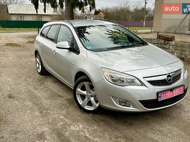 Серый Опель Астра, объемом двигателя 1.6 л и пробегом 148 тыс. км за 7800 $, фото 4 на Automoto.ua
