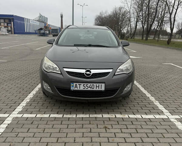 Серый Опель Астра, объемом двигателя 1.69 л и пробегом 315 тыс. км за 6300 $, фото 4 на Automoto.ua