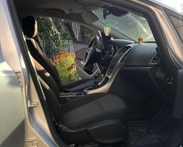 Серый Опель Астра, объемом двигателя 1.7 л и пробегом 253 тыс. км за 6900 $, фото 4 на Automoto.ua