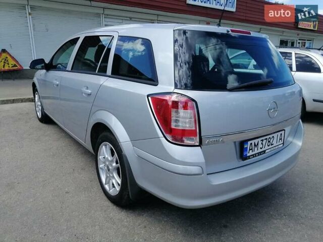 Опель Астра 2011 в Бердичеве на Automoto.ua Серый Опель Астра, объемом двигателя 1.6 л и пробегом 192 тыс. км за 6350 $, фото 4 на Automoto.ua
