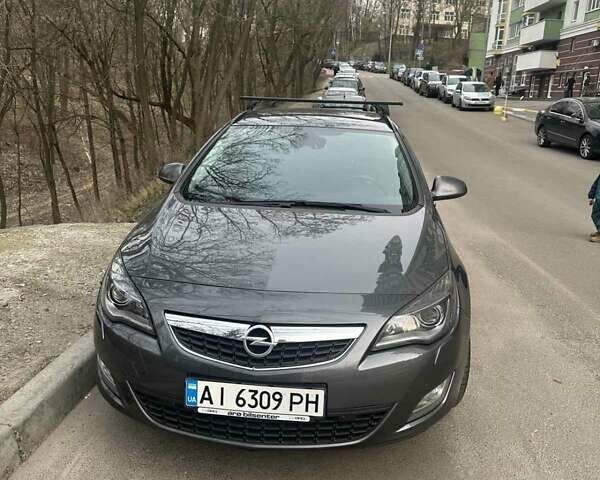 Серый Опель Астра, объемом двигателя 1.6 л и пробегом 225 тыс. км за 6800 $, фото 9 на Automoto.ua