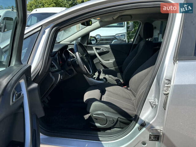 Серый Опель Астра, объемом двигателя 1.7 л и пробегом 183 тыс. км за 7900 $, фото 13 на Automoto.ua