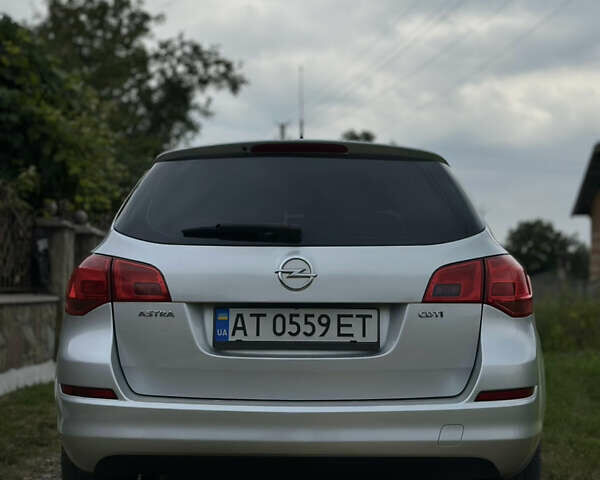 Серый Опель Астра, объемом двигателя 1.7 л и пробегом 261 тыс. км за 6900 $, фото 5 на Automoto.ua