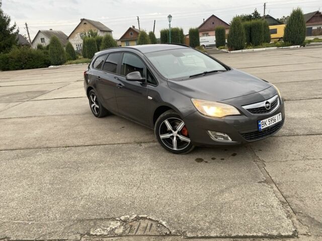 Сірий Опель Астра, об'ємом двигуна 2 л та пробігом 320 тис. км за 7150 $, фото 1 на Automoto.ua