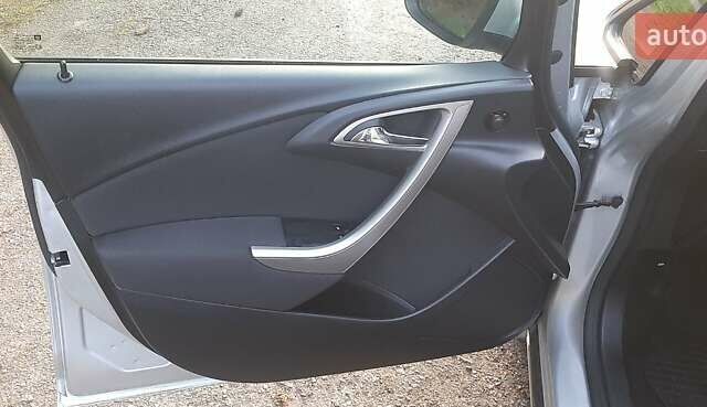 Серый Опель Астра, объемом двигателя 1.7 л и пробегом 248 тыс. км за 6950 $, фото 31 на Automoto.ua