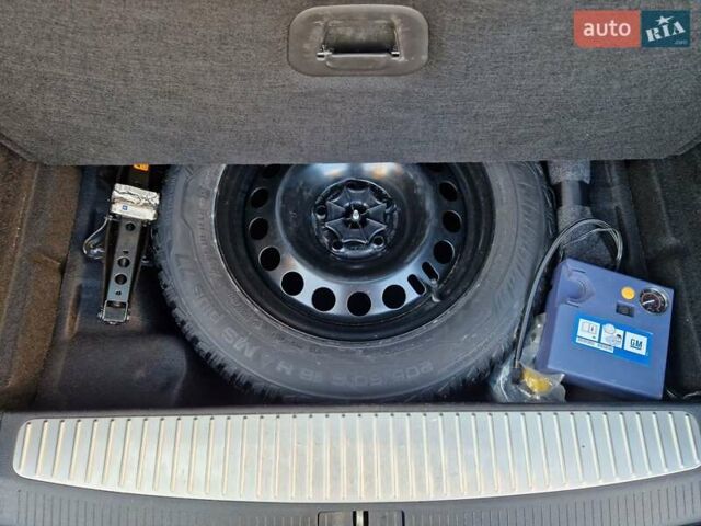 Серый Опель Астра, объемом двигателя 1.6 л и пробегом 184 тыс. км за 9900 $, фото 72 на Automoto.ua