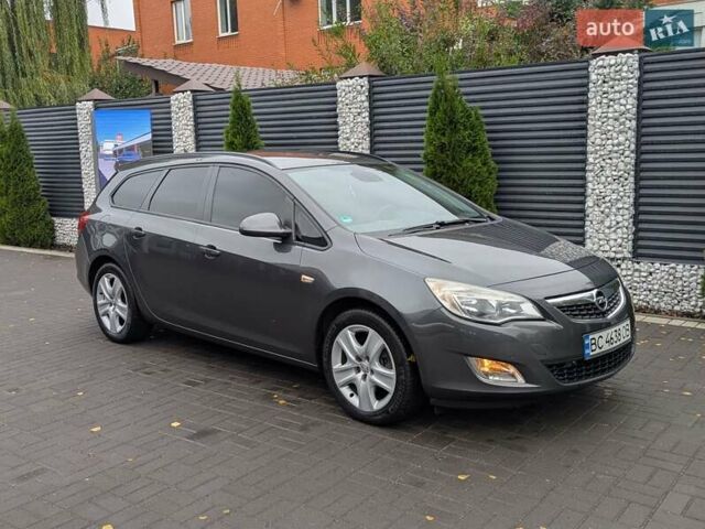 Опель Астра 2012 в Черкассах на Automoto.ua Серый Опель Астра, объемом двигателя 1.7 л и пробегом 236 тыс. км за 7499 $, фото 6 на Automoto.ua