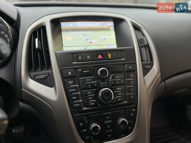 Серый Опель Астра, объемом двигателя 1.7 л и пробегом 257 тыс. км за 5850 $, фото 13 на Automoto.ua