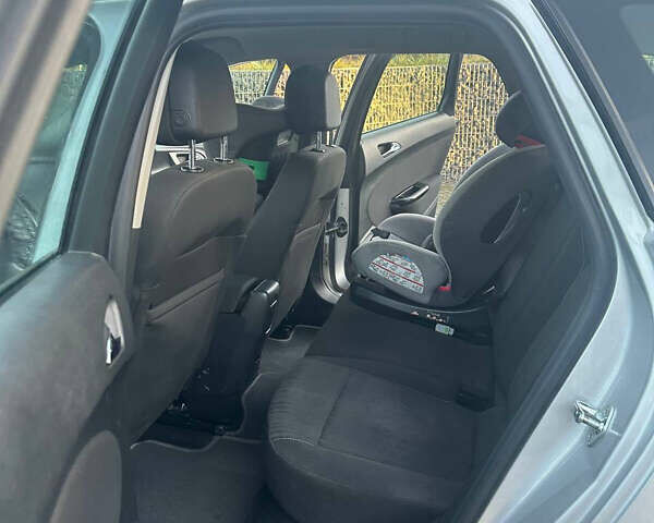 Серый Опель Астра, объемом двигателя 1.69 л и пробегом 334 тыс. км за 8300 $, фото 3 на Automoto.ua