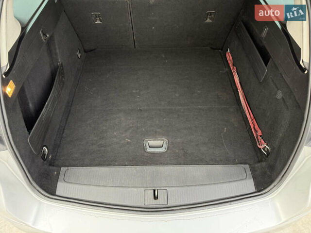 Серый Опель Астра, объемом двигателя 1.7 л и пробегом 245 тыс. км за 5700 $, фото 27 на Automoto.ua