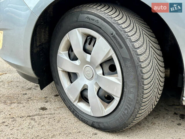 Сірий Опель Астра, об'ємом двигуна 1.7 л та пробігом 181 тис. км за 6800 $, фото 11 на Automoto.ua