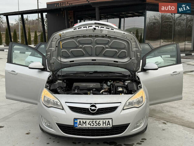 Серый Опель Астра, объемом двигателя 1.7 л и пробегом 245 тыс. км за 5700 $, фото 28 на Automoto.ua